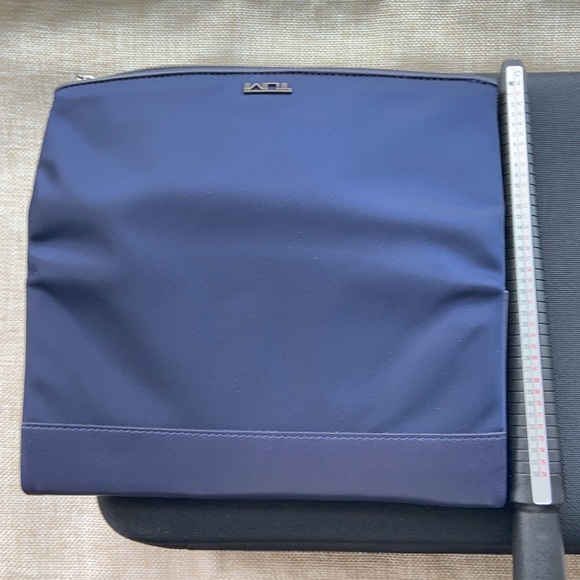 Tumi RFID Voyageur Flap Continental Wallet (NWT) - Picture 6 of 11